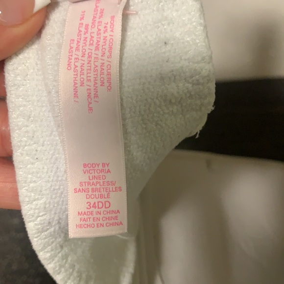 Victoria Secret Strapless Bra - Picture 4 of 8